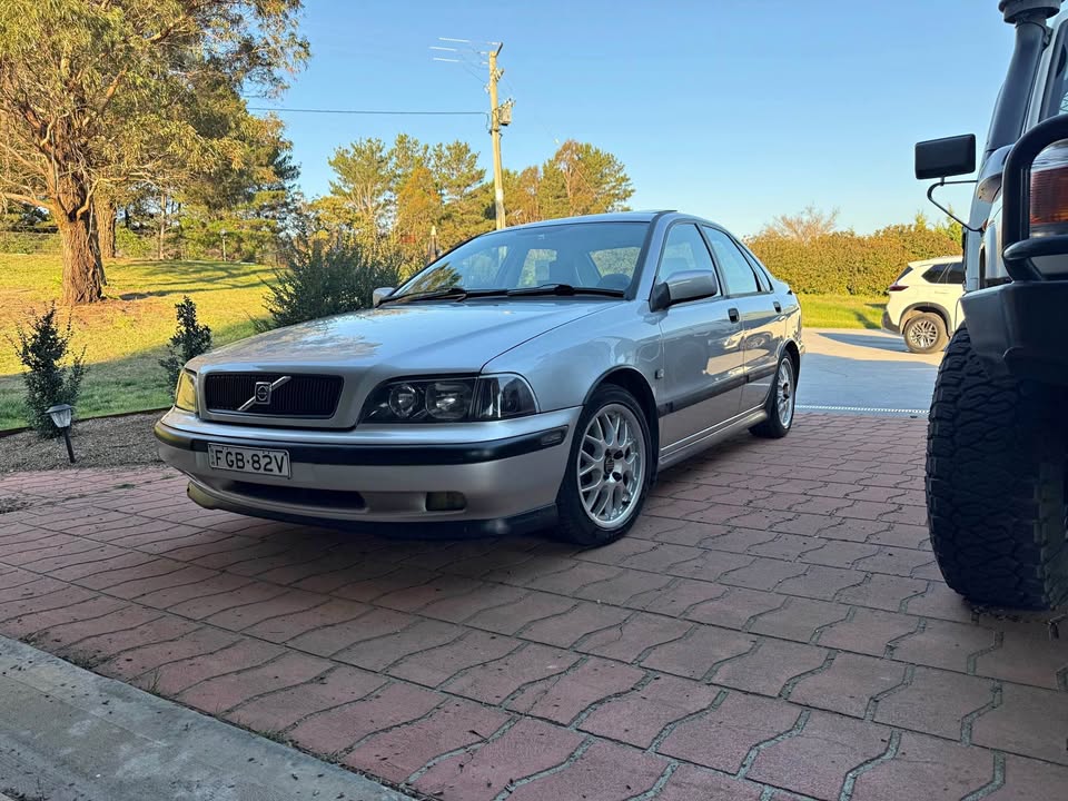 2000 Volvo S40 T4