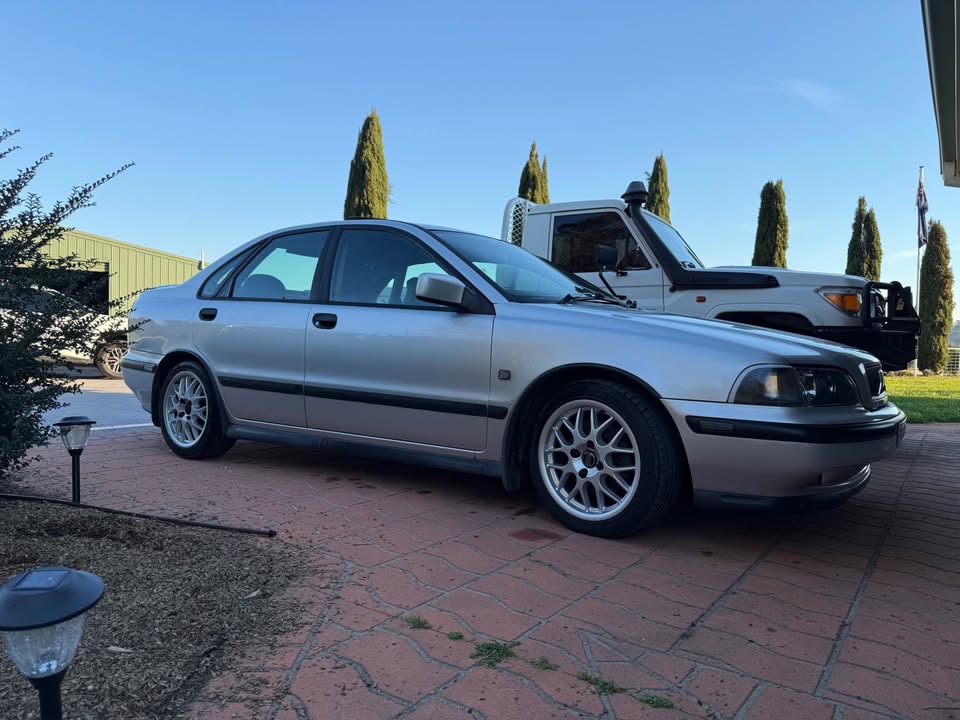 2000 Volvo S40 T4