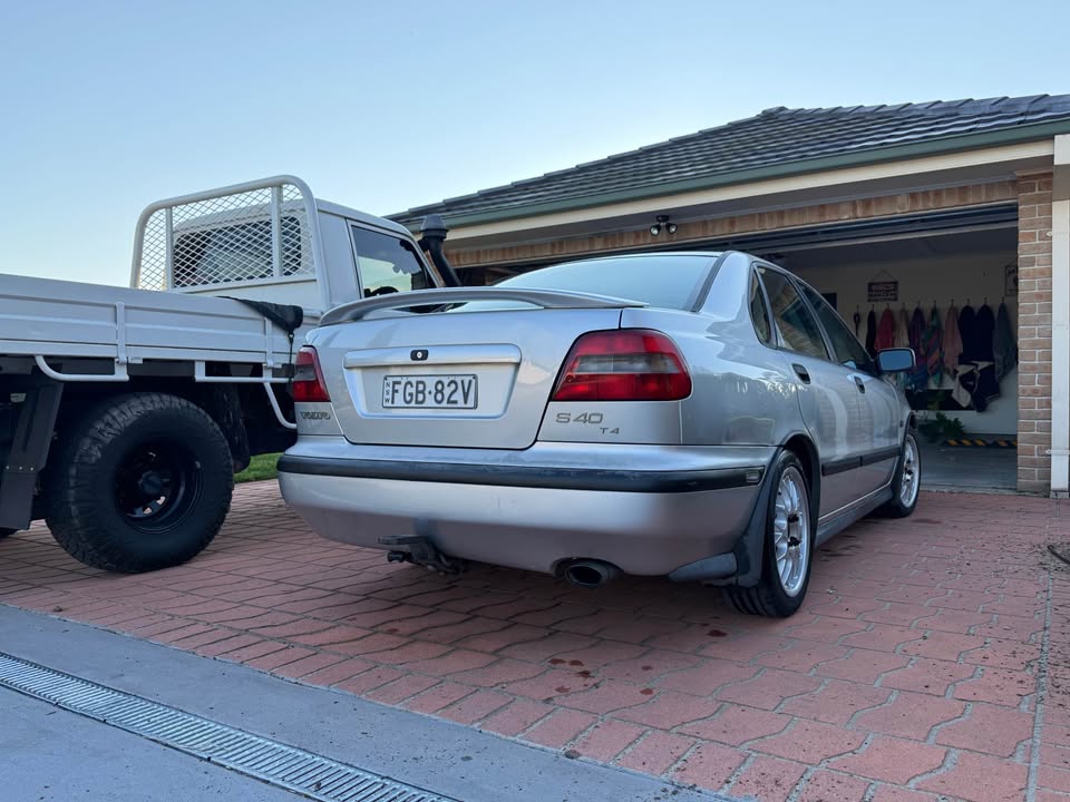 2000 Volvo S40 T4